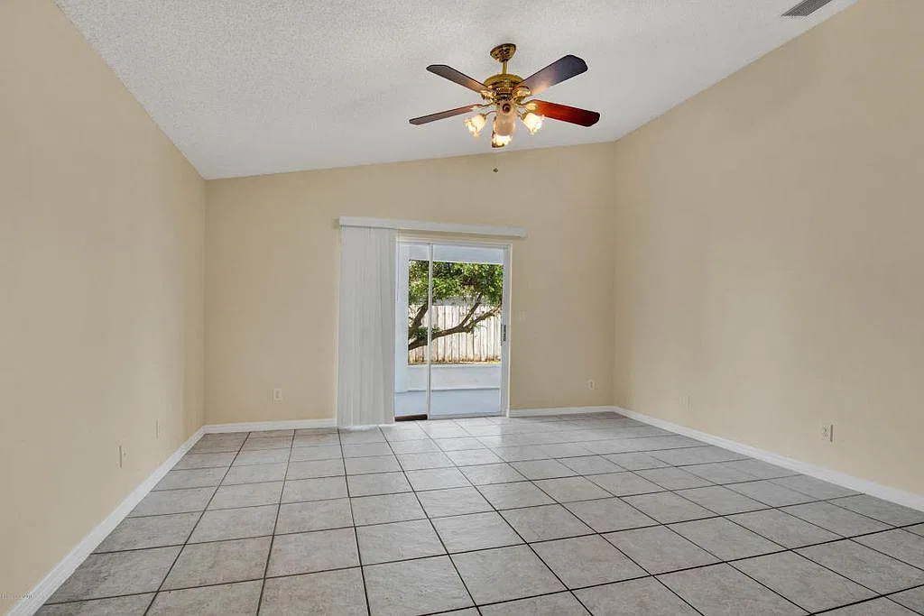 800 Wickham Lakes Dr — Photo 4