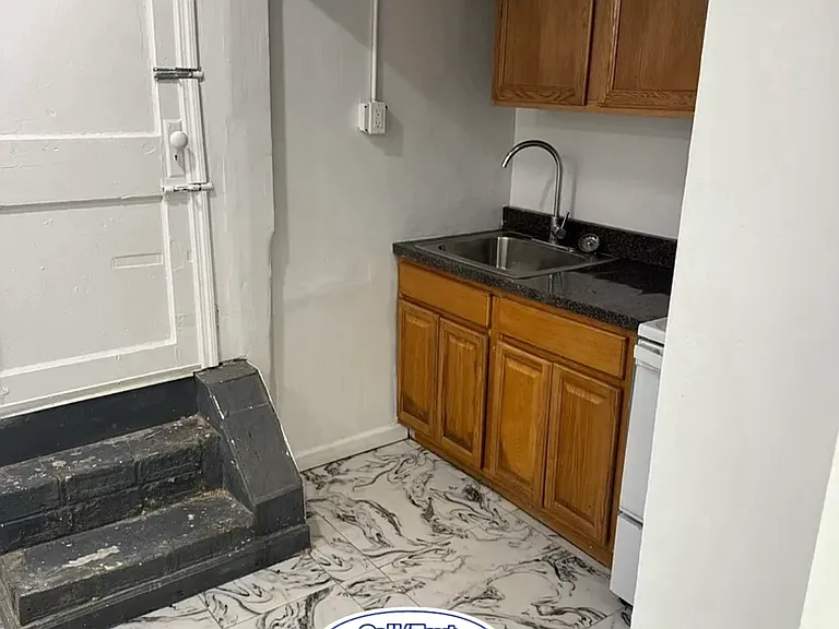 349 Walnut St #1 — Photo 2