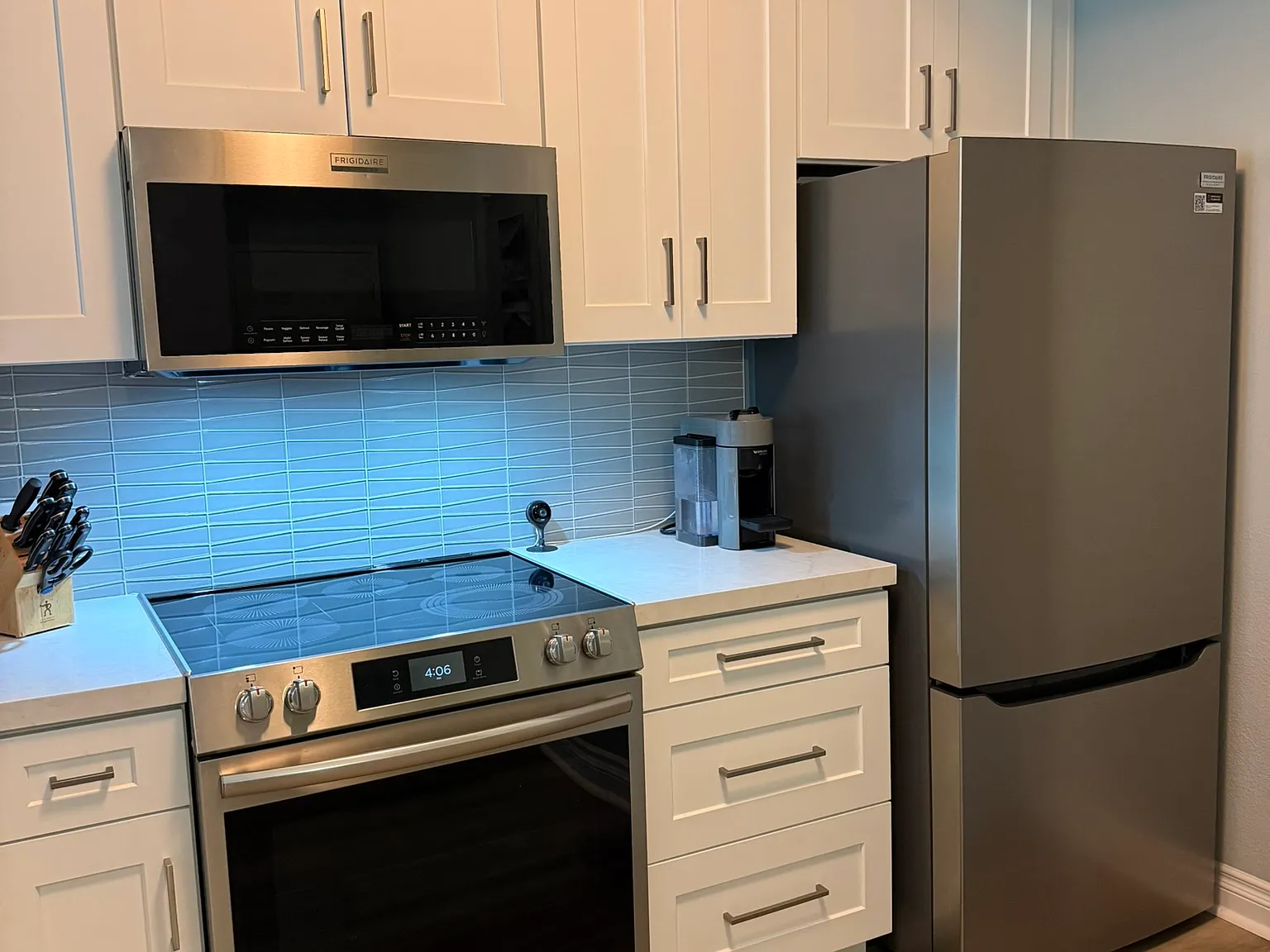 1 bed, 888 sqft, $2,950 — Photo 3