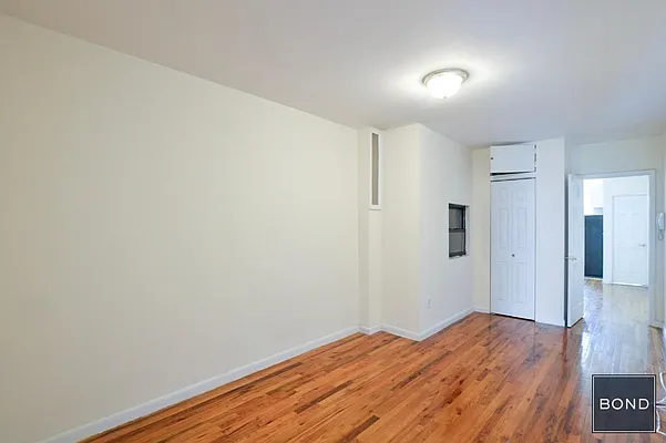 Rented by Bond New York | media 15