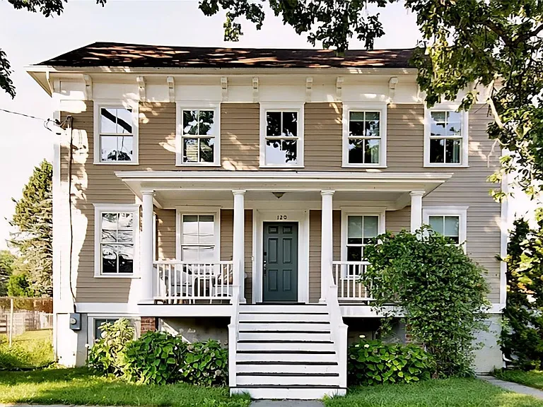120 Verplanck Ave — Photo 1
