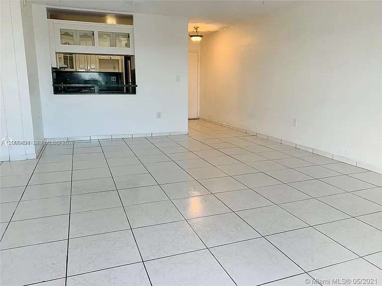 1325 W 68th St #514 — Photo 4