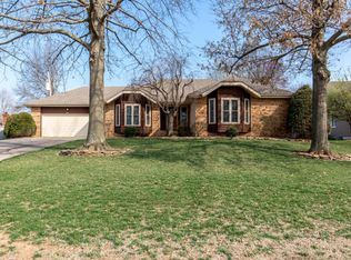 651 E Meadowlark Pl, Springfield, MO 65810