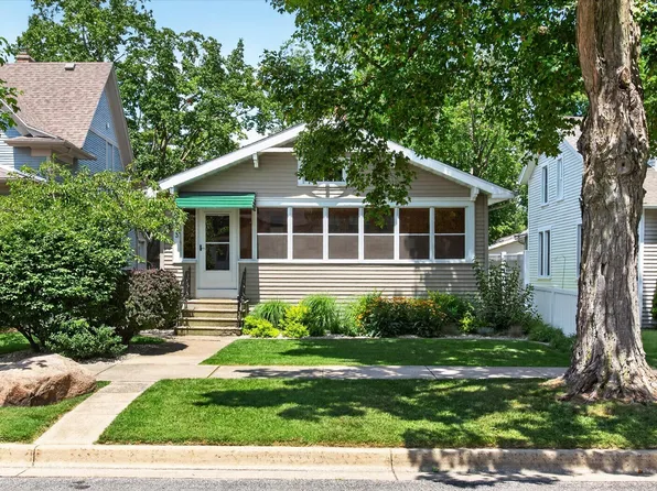 903 Lewis Ave, Saint Joseph, MI 49085