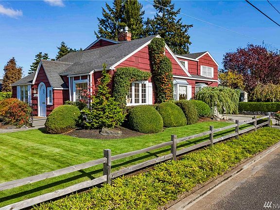 Incredible English Cottage Style home located in a Prime Location Downtown Puyallup.
