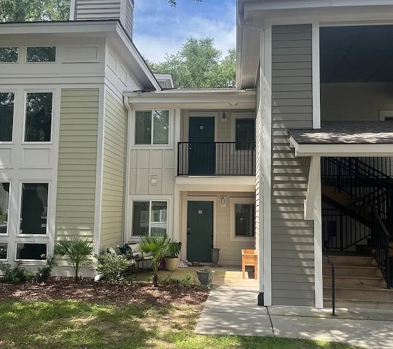 272 Alexandra Dr #7