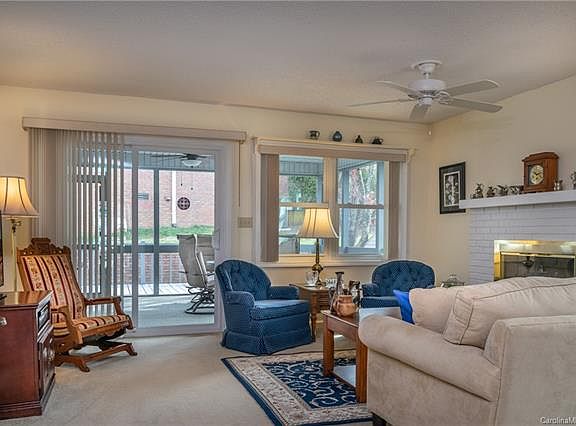 4th image of 309 Somerton Ct