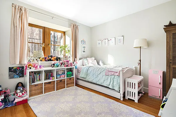 Sold by Compass | media 17