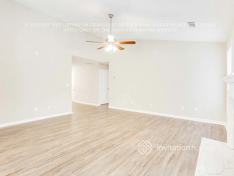 308 Devonshire Dr — Photo 5