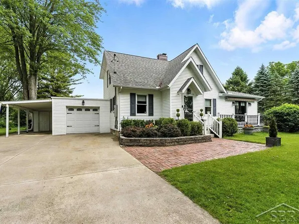 2816 Chippewa Ln, Midland, MI 48640