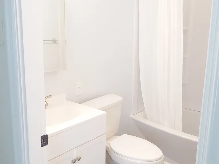 211 N Bigby Dr — Photo 9
