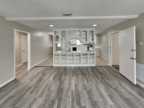5th image of 3327 Sycamore Springs Dr