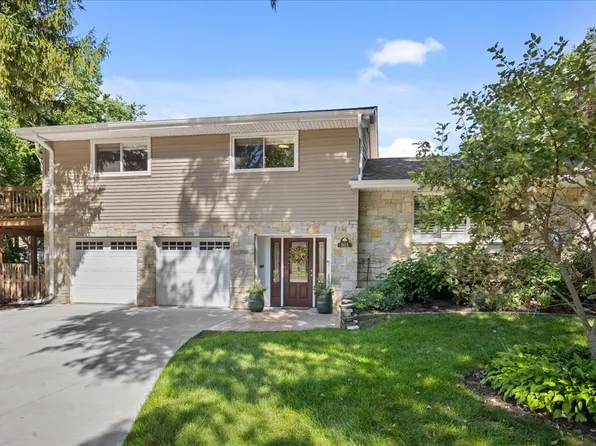 803 Pine St, Deerfield, IL 60015
