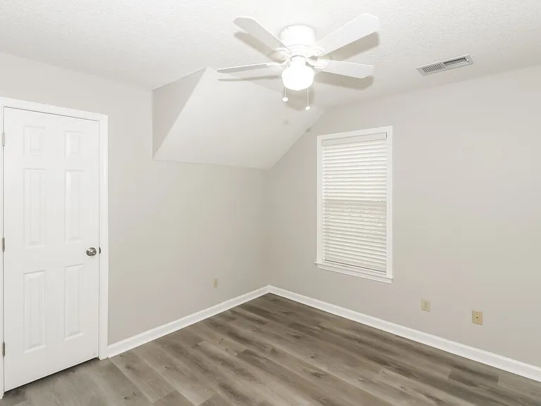 4077 Course View Dr — Photo 11