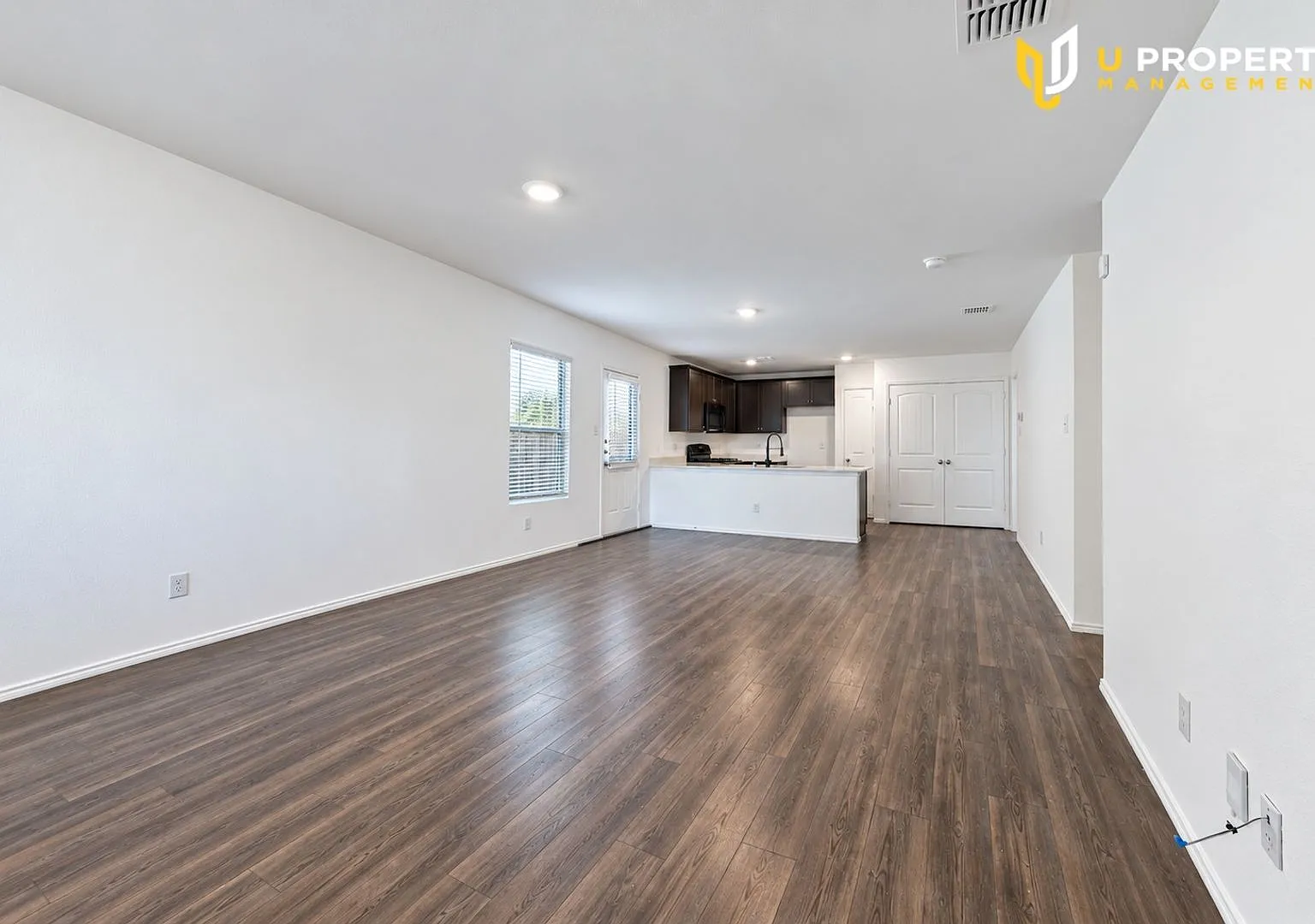 Spacious 3-Bed, 3-Bath Home with Open-Concept Layout — Photo 2