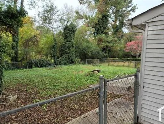 3 bed, 1280 sqft, $2,000 — Photo 3