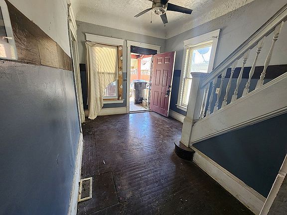 2nd image of 10519 Helena Ave