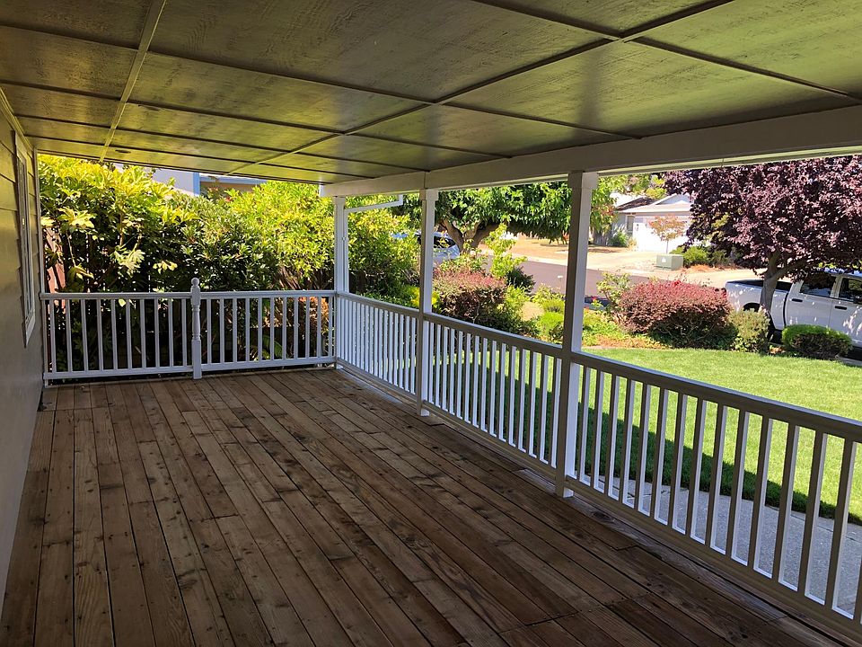 2nd image of 111 Gardenia Ct