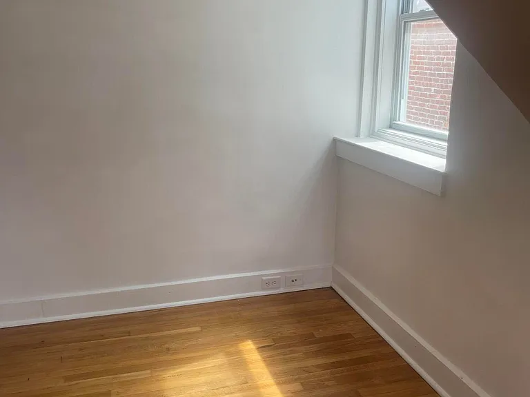 420 Warren St #3R — Photo 12
