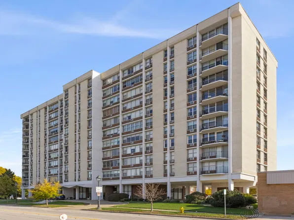 33 N Main St APT 6M, Lombard, IL 60148