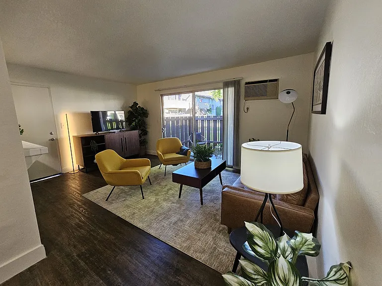 Almaden Terrace — Photo 16
