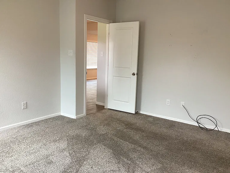 9104 Herringbone Dr — Photo 15