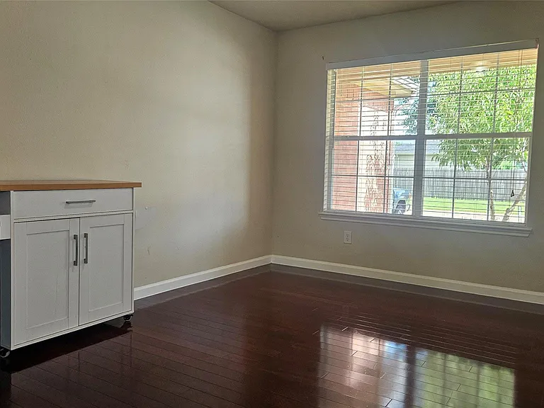 9611 Drummond Cliff Ln — Photo 8
