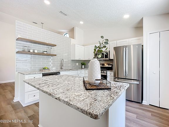 3rd image of 6080 DAVON Street