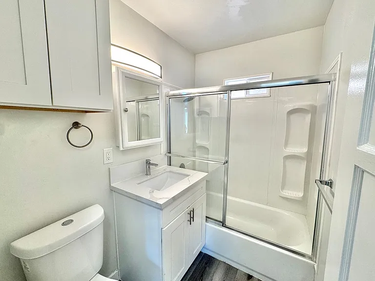 Ayana Apartments — Photo 11