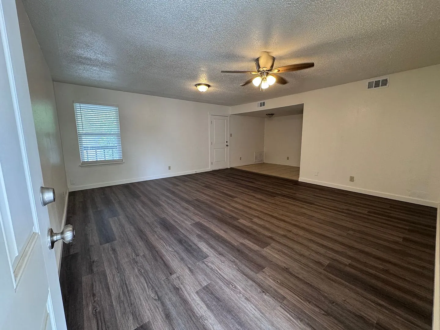 407 W Tilden — Photo 3