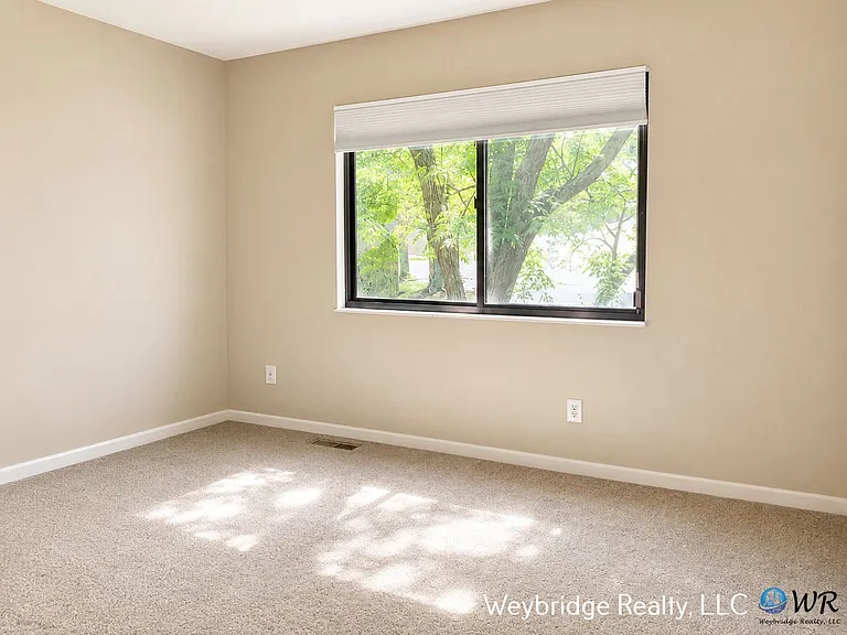 9821 Timbers Dr — Photo 11