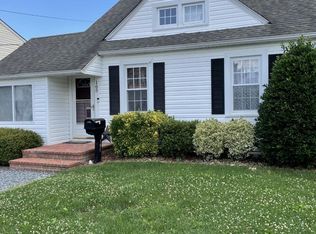 165 Meadow Rd, Pasadena, MD 21122