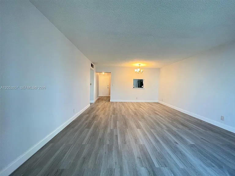 301 NE 14th Ave #608 — Photo 7