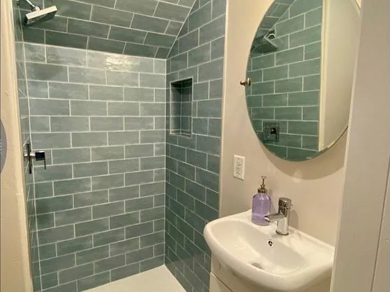 Downstairs 3/4 bath