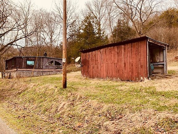 3rd image of 40 Grisham Hollow Ln
