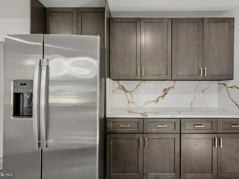 2608 Holly Dr — Photo 10