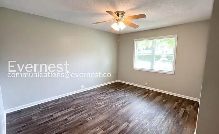 3217 Plaza Cir — Photo 12