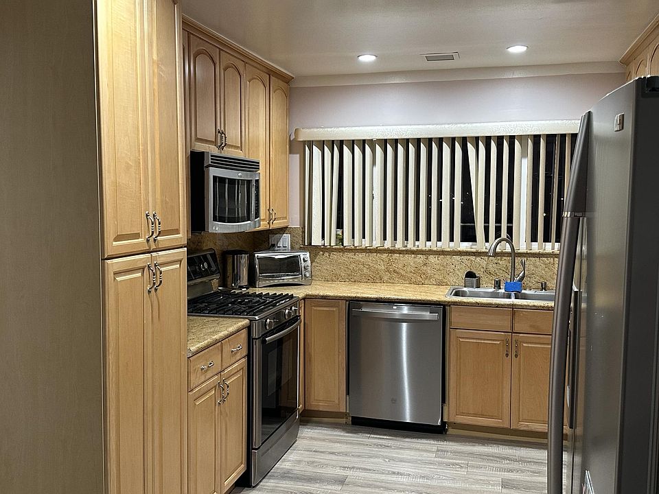 2nd image of 10558 Alskog St
