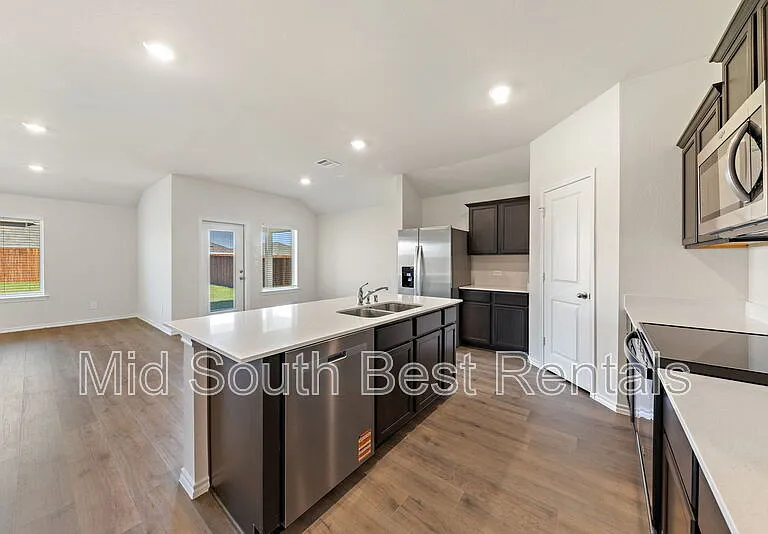 6301 Surfside Dr — Photo 9