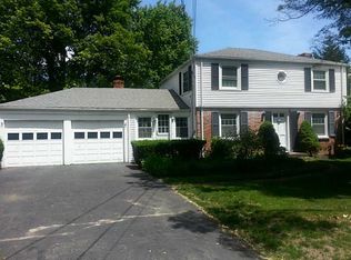 21 Winsor Dr, Barrington, RI 02806