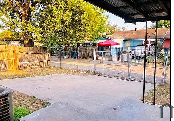 5916 Fairgreen St — Photo 8