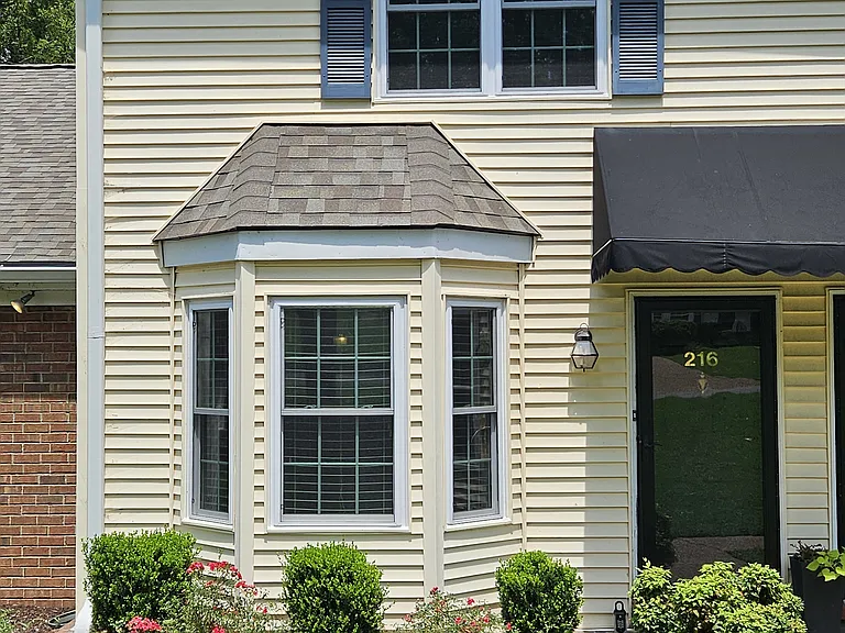 216 Brattlesboro Pl — Photo 1