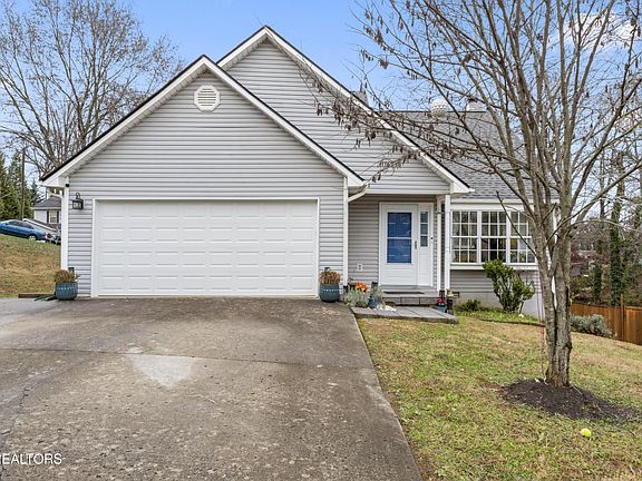2nd image of 3148 Kingsmore Dr
