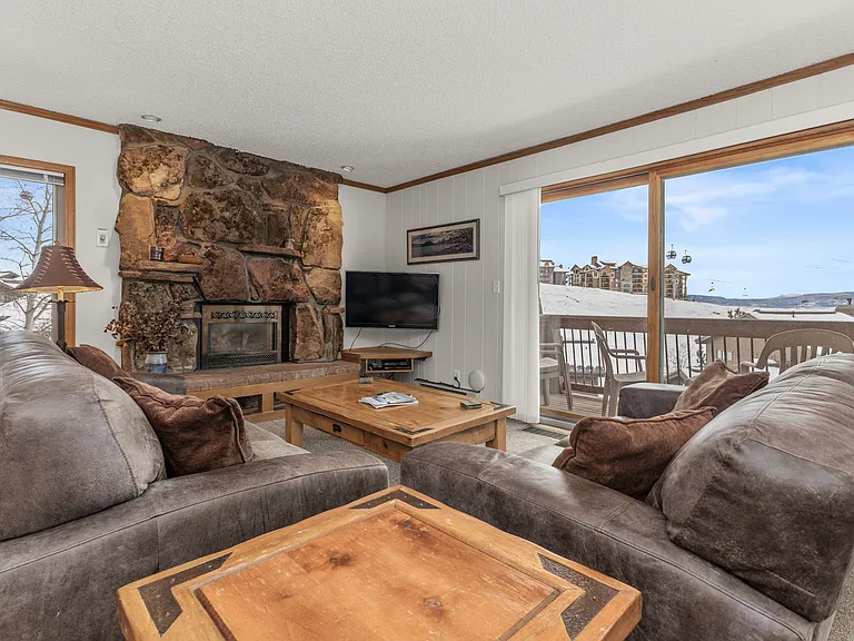 Living Area | Overlooking Mountain View