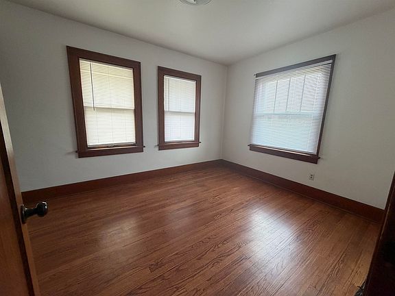 3rd image of 207 N Cottonwood St