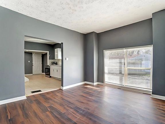 4th image of 4601 Blueberry Ave