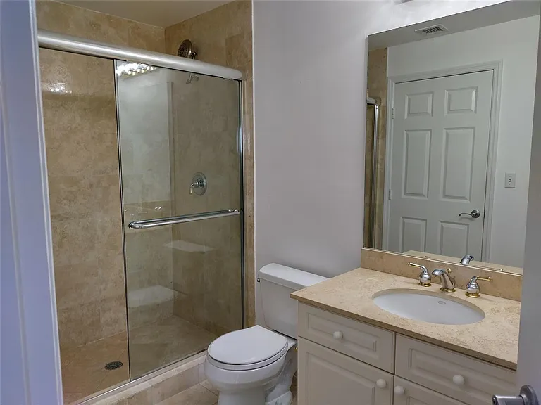 100 S Birch Rd #1005D — Photo 13