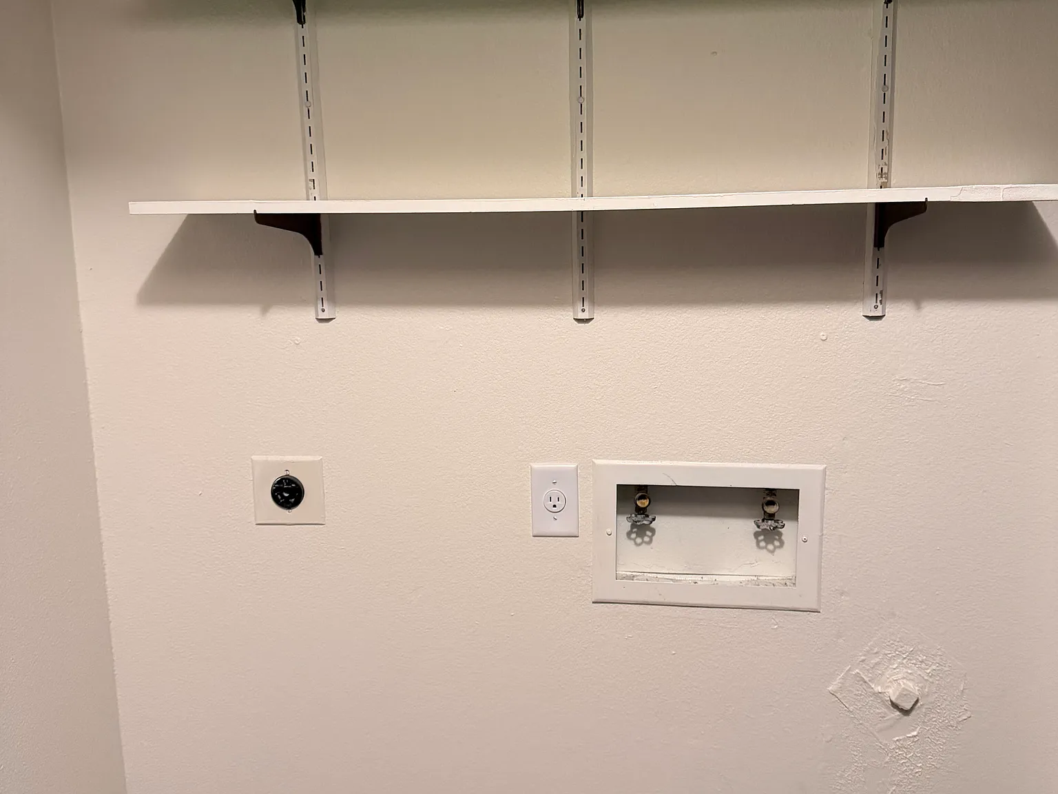 2 bed, $991 — Photo 2