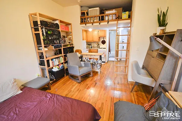 Rented by Spire Group | media 11