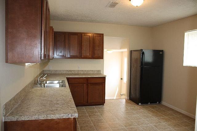 1st image of 8004 Wakefield Ave